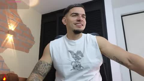 josh_miller01 online show from June 30, 1:56 pm