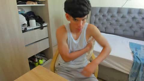 josy online show from March 31, 9:48 pm