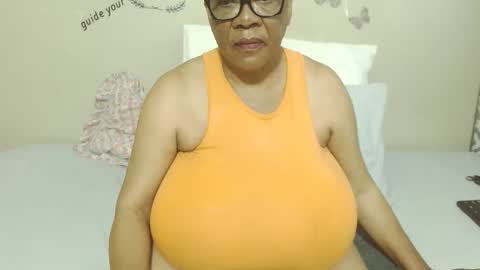 Snapshot of joycemando chatting on October 8, 6:22 am DairyQueen online show from October 8, 6:22 am