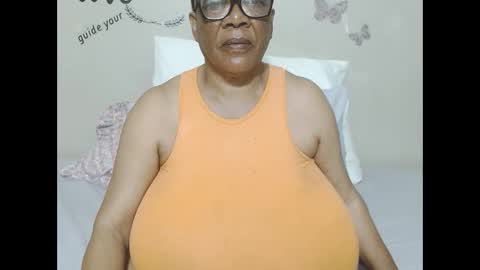 Snapshot of joycemando chatting on October 8, 7:00 pm DairyQueen online show from October 8, 7:00 pm