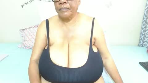 Snapshot of joycemando chatting on October 11, 7:07 am DairyQueen online show from October 11, 7:07 am