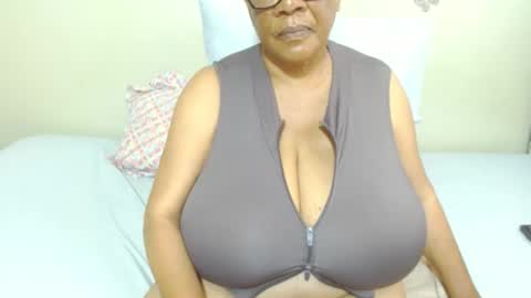 Snapshot of joycemando chatting on October 30, 8:38 am DairyQueen online show from October 30, 8:38 am