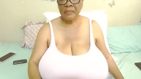 Snapshot of joycemando chatting on November 8, 10:59 am DairyQueen online show from November 8, 10:59 am