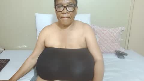 Snapshot of joycemando chatting on November 28, 2:31 pm DairyQueen online show from November 28, 2:31 pm