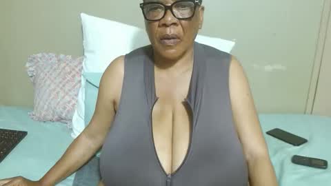 Snapshot of joycemando chatting on December 14, 2:28 am DairyQueen online show from December 14, 2:28 am