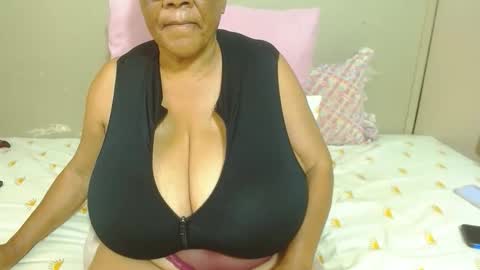 Snapshot of joycemando chatting on January 8, 1:57 pm DairyQueen online show from January 8, 1:57 pm