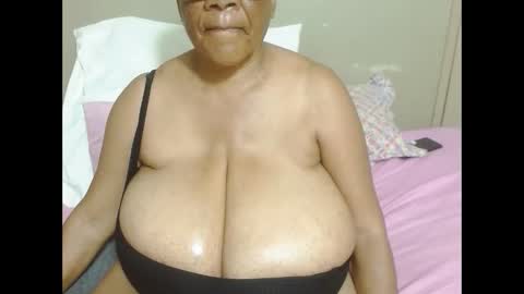 Snapshot of joycemando chatting on February 9, 10:47 pm DairyQueen online show from February 9, 10:47 pm