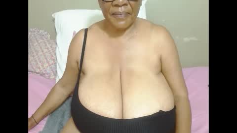 Snapshot of joycemando chatting on February 12, 3:40 pm DairyQueen online show from February 12, 3:40 pm