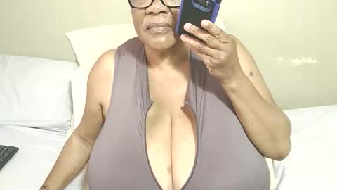 Snapshot of joycemando chatting on February 26, 8:24 am DairyQueen online show from February 26, 8:24 am