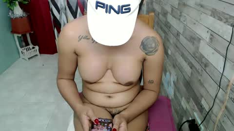 Snapshot of joycum_xxx chatting on December 22, 4:17 am JOY in your heart online show from December 22, 4:17 am