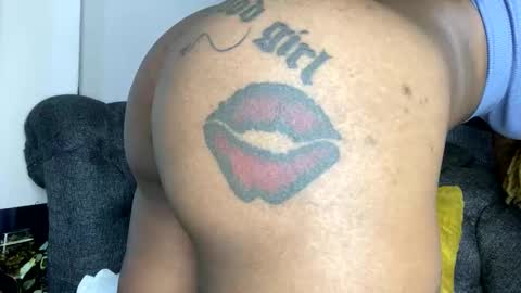 Butterflyass online show from November 17, 2:17 am