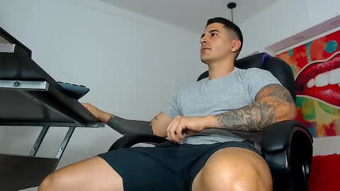 Snapshot of joyzfedward chatting on December 7, 3:08 pm eduardo online show from December 7, 3:08 pm