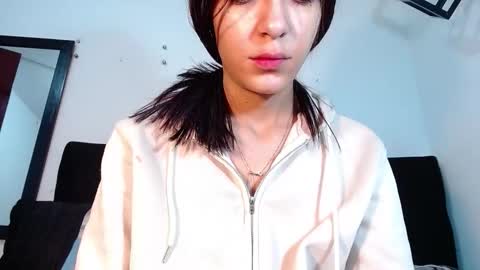    online show from December 18, 12:00 pm