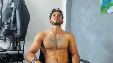 Juan Esteban online show from March 4, 2:06 am