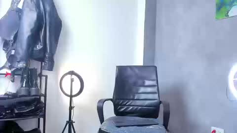 Juan Esteban online show from March 17, 3:37 pm