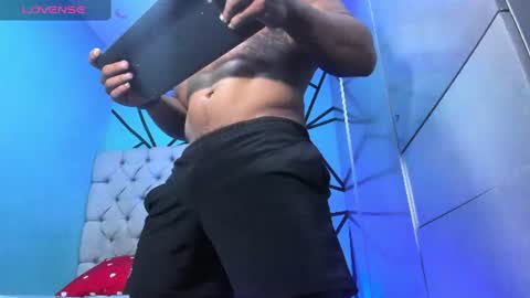 independent model online show from July 22, 4:43 pm