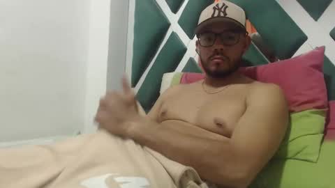 juanfe_style online show from October 8, 2:42 am