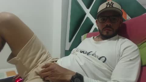 juanfe_style online show from October 11, 3:28 am