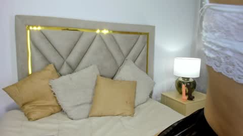 Snapshot of juanita_owens chatting on December 10, 9:54 pm juanita_owens online show from December 10, 9:54 pm