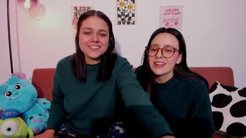 Snapshot of juanitaaa_ chatting on May 4, 1:34 am juanitaaa_ online show from May 4, 1:34 am