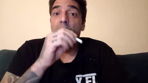 juanjosefran11 online show from April 12, 4:39 am