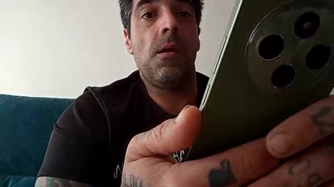 juanjosefran11 online show from April 12, 5:18 pm