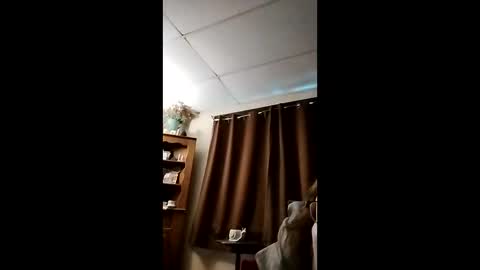 I dont do web cam This thing does a thing of its own online show from May 22, 6:35 pm
