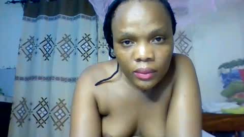 juice_petite3 online show from May 25, 11:00 pm