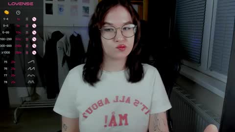 Bella online show from April 5, 6:05 pm