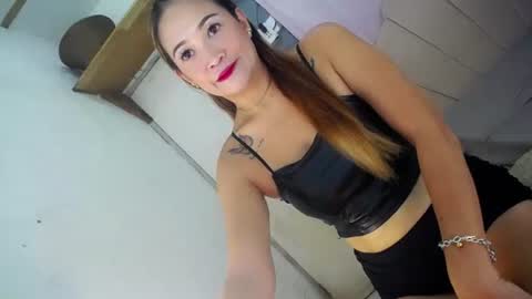 Snapshot of juicyliciousgirl chatting on February 15, 5:48 am Den online show from February 15, 5:48 am