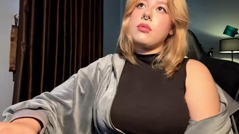 Elvia online show from March 1, 8:27 am