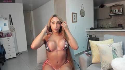 julessy online show from January 15, 4:55 pm