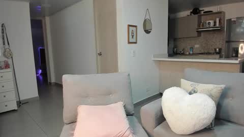 julessy online show from February 12, 3:40 pm