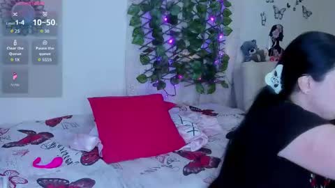 juli_castillo1 online show from April 20, 3:04 pm