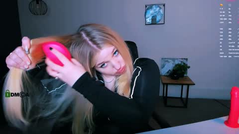 juli kisss online show from January 5, 4:36 am