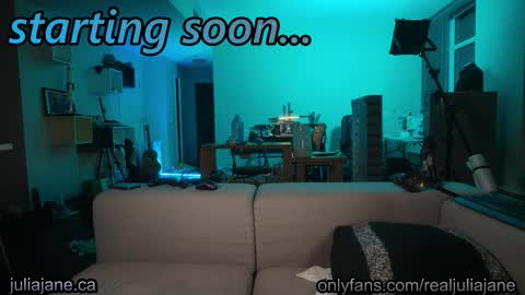 Julia Jane online show from February 15, 2:41 am