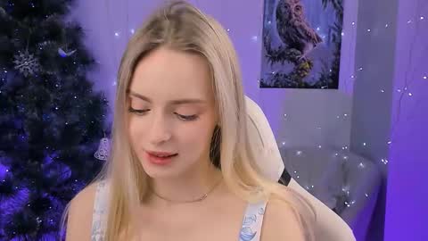 Julia online show from February 12, 2:23 pm