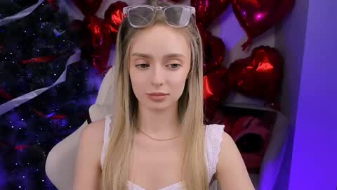 Julia online show from March 24, 6:02 pm