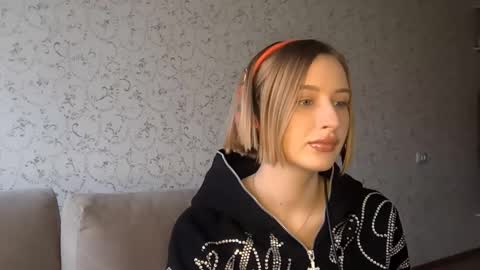 Kate online show from March 18, 2:20 pm