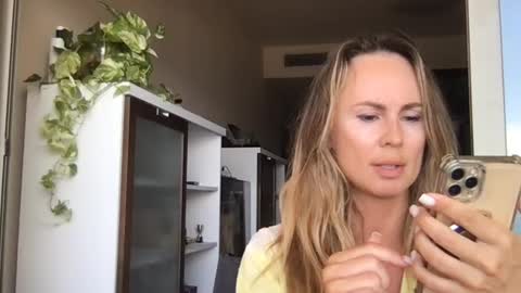 julialemilf online show from June 16, 10:51 am