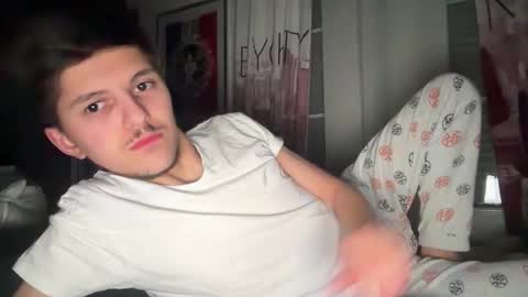 Snapshot of julian762928 chatting on March 2, 11:00 pm Julian1265 online show from March 2, 11:00 pm