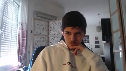 Snapshot of julian762928 chatting on March 4, 3:18 pm Julian1265 online show from March 4, 3:18 pm