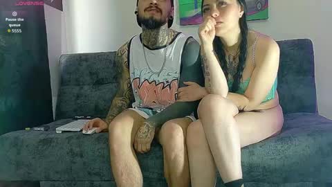 Julian independent model online show from April 18, 4:00 pm