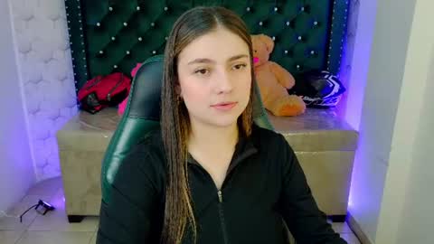 Snapshot of juliana_diamond_ chatting on June 24, 3:05 am juliana_diamond_ online show from June 24, 3:05 am