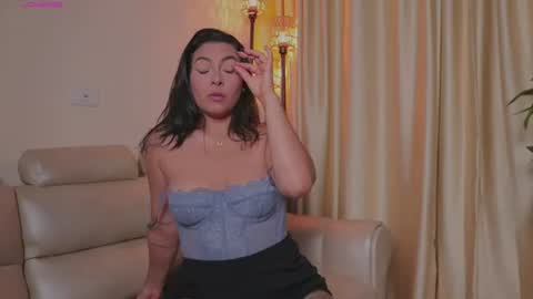 Juliana online show from July 3, 8:26 pm
