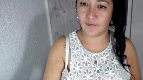 julianawet_25 online show from February 28, 5:19 am