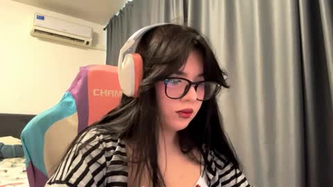 MIa online show from May 25, 9:26 am