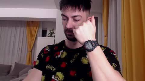 Snapshot of julianroyce chatting on February 1, 4:05 pm JulianRoyce online show from February 1, 4:05 pm