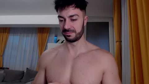 Snapshot of julianroyce chatting on February 3, 5:16 am JulianRoyce online show from February 3, 5:16 am