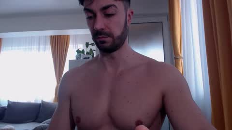 Snapshot of julianroyce chatting on February 16, 1:51 pm JulianRoyce online show from February 16, 1:51 pm